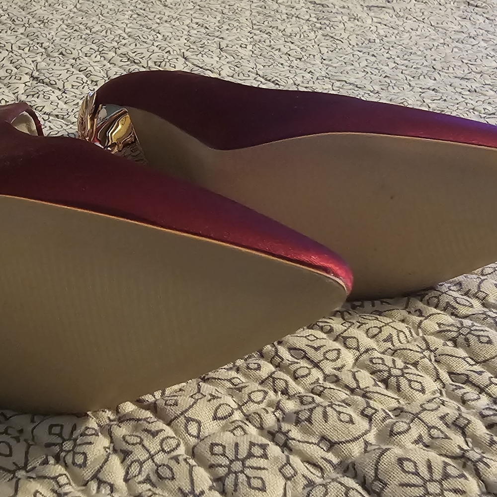 Heals - Picture 2 of 3